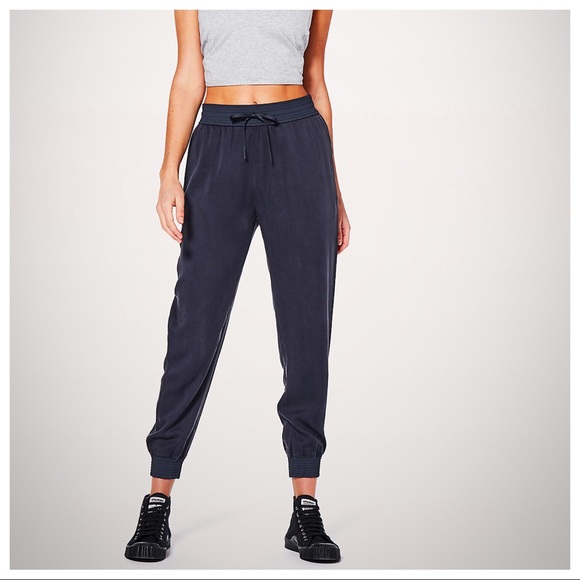 Lululemon Jogger - Picture 2 of 7